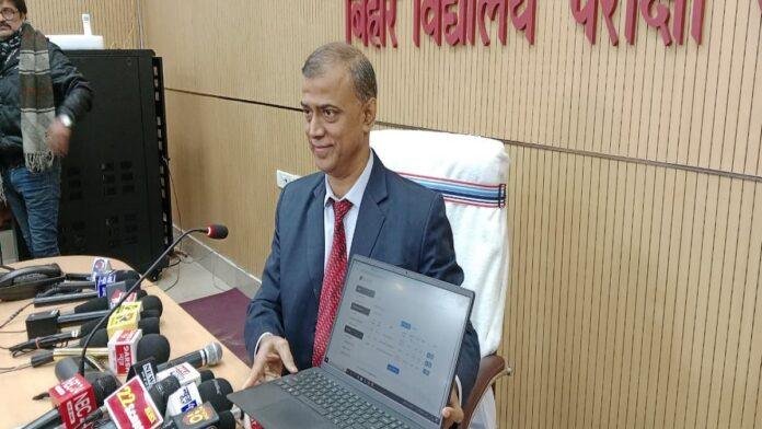 बिहार बोर्ड में दस्तावेजों के ऑनलाईन सत्यापन की शुरूआत, चौथे सक्षमता परीक्षा का परिणाम घोषित, कुल 4932 अभ्यर्थी उत्तीर्ण, पाँचवे और अंतिम चरण का आवेदन 9 जनवरी तक