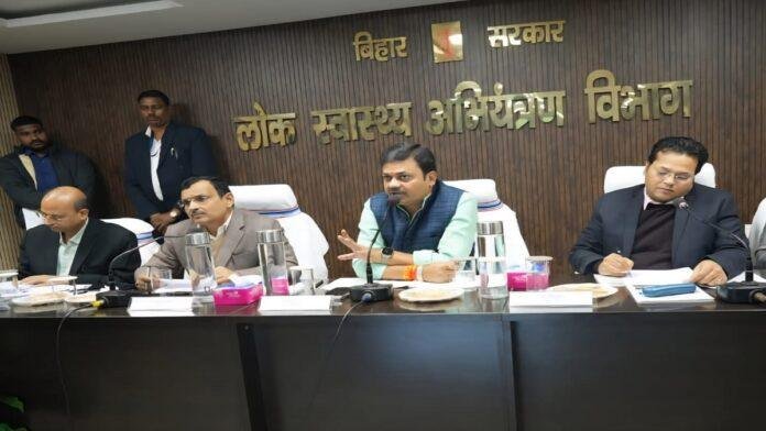 जलापूर्ति शिकायतों पर सख्त हुये पीएचईडी मंत्री, जिलों में लंबित कार्यों के शीघ्र निपटारे का दिया आदेश