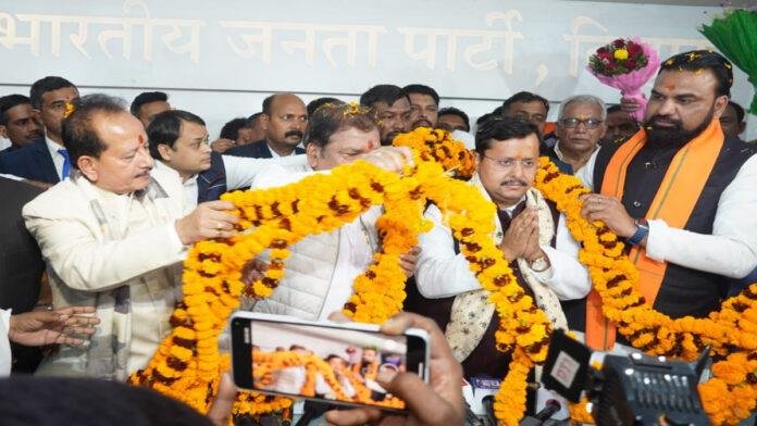 Breaking : नितिन नवीन का BJP कार्यालय में भव्य स्वागत, दिलीप, सम्राट, विजय व मंगल ने दी बधाई