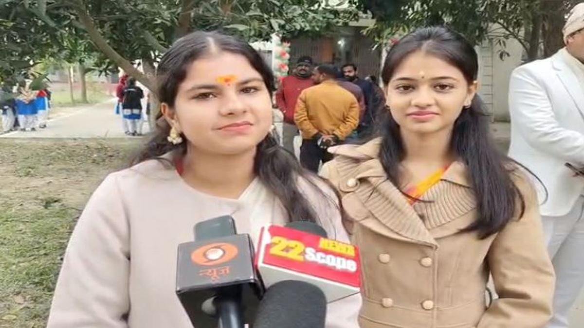 राजभूषण चौधरी ने चैपमैन गर्ल्स हाईस्कूल का किया उद्घाटन, 12 सरकारी स्कूलों को सेनेटरी पैड वेंडिंग मशीन इंसीनेटर कराया उपलब्ध | 22Scope News BJP MP 2 22Scope News