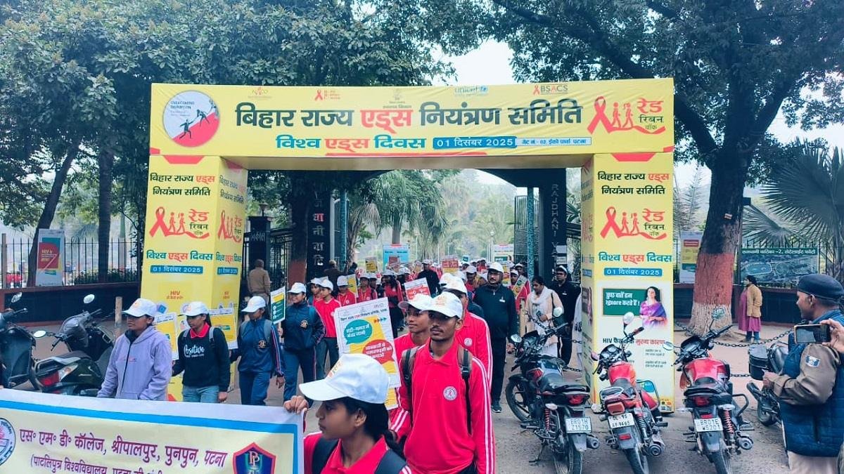 विश्व एड्स दिवस पर पटना में रेड रिबन वॉक आयोजित, मुख्य सचिव प्रत्यय अमृत और सचिव स्वास्थ्य विभाग ने दिखाई हरी झंडी 4 22Scope News G7D3ofUagAAnG7u 22Scope News