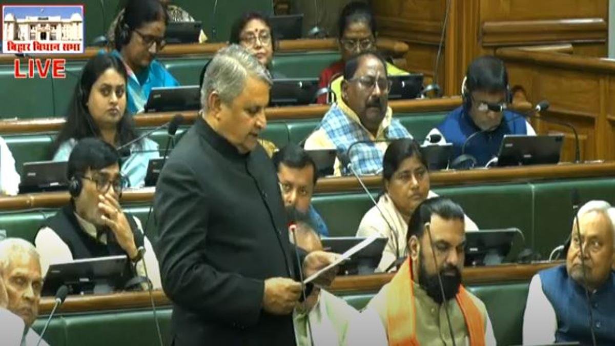 विधानसभा में राज्यपाल का अभिभाषण शुरू, अध्यक्ष, सभापति व सीएम मौजूद 2 22Scope News Gover 1 22Scope News