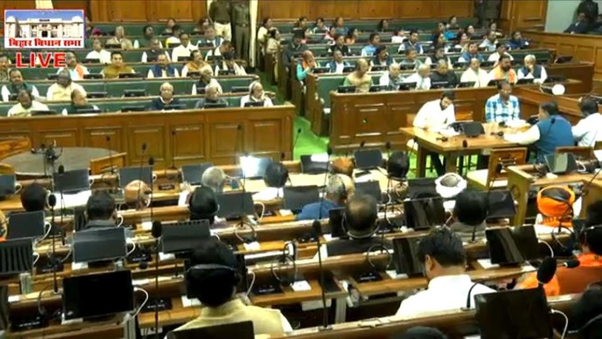 विधानसभा में राज्यपाल का अभिभाषण शुरू, अध्यक्ष, सभापति व सीएम मौजूद 3 22Scope News Gover 3 22Scope News