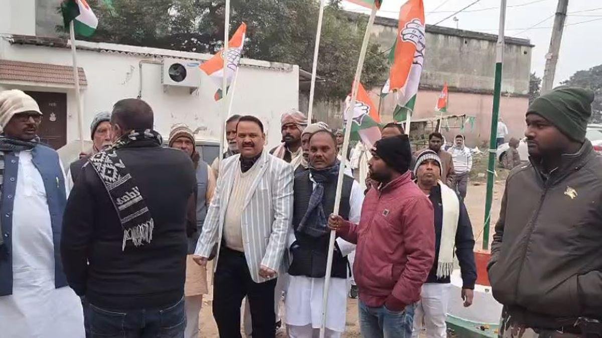 कांग्रेस कार्यालय के बाहर शराब के रेपर मिलने से सियासी हंगामा, MP मनोज राम ने बताया साजिश | 22Scope News Kaimur Congress 2 22Scope News