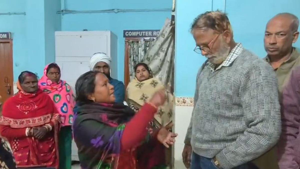 डॉक्टर की लापरवाही से मरीज की मौत, क्लिनिक में हंगामा, परिजनों ने उठाई मुआवजे की मांग | 22Scope News Katihar Maut 1 22Scope News