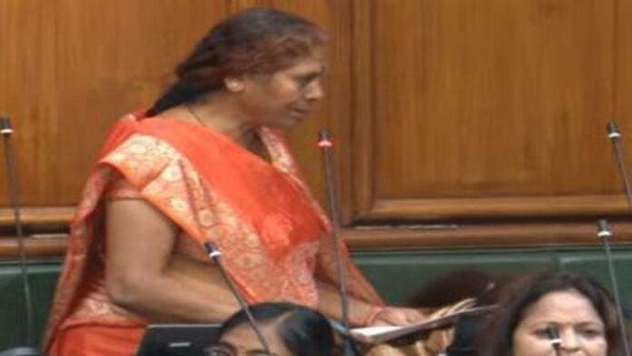 बाहुबली राजबल्लभ यादव की पत्नी नई विधायक विभा देवी नहीं पढ़ पाई शपथ पत्र