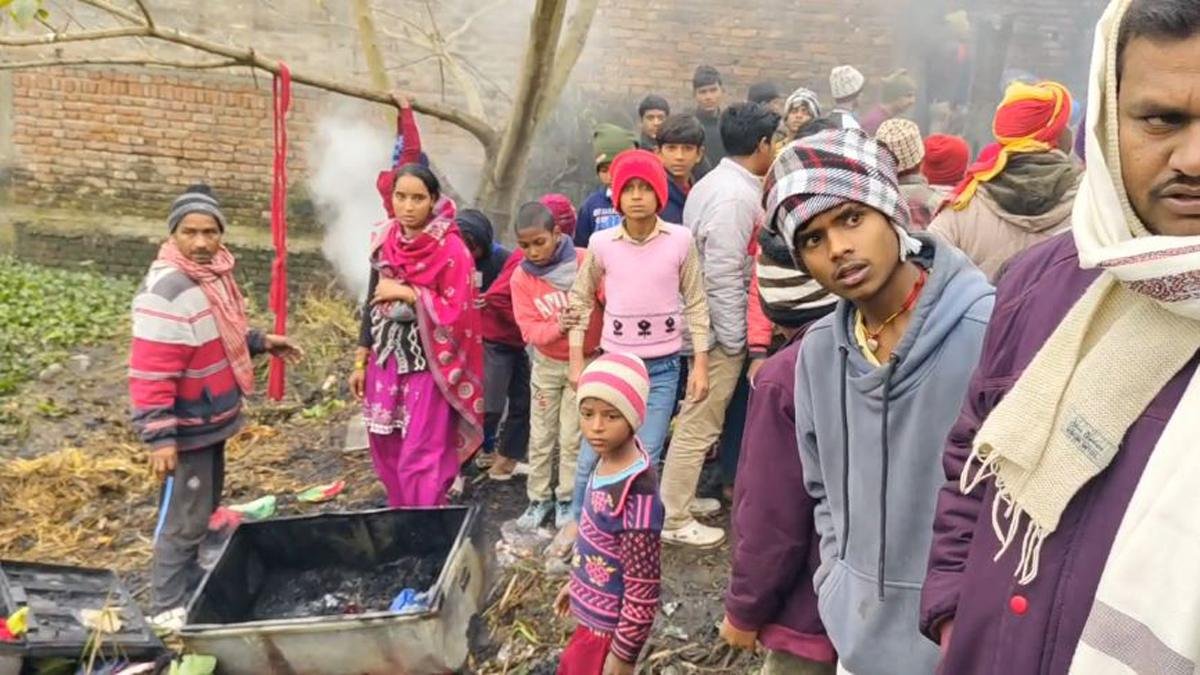 शॉर्ट सर्किट से लगी भीषण आग, गरीब परिवार का सब कुछ खाक | 22Scope News Motihari Aag 1 22Scope News