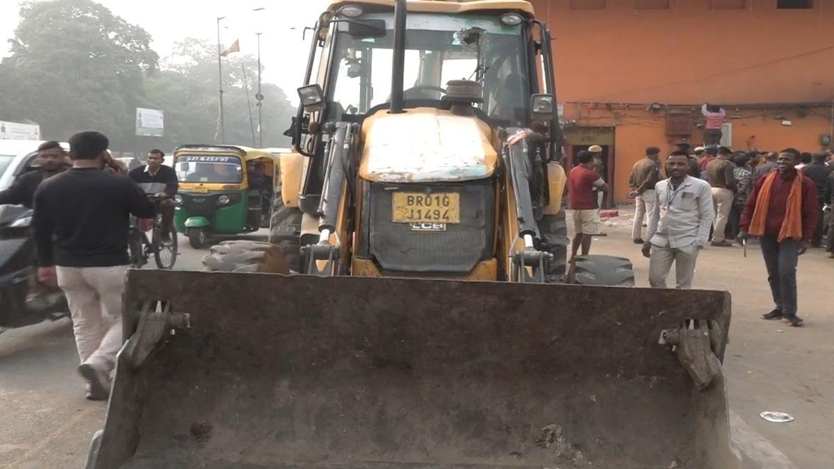 बिहार में अतिक्रमण के खिलाफ बुलडोजर एक्शन, पटना में गरज रहा 'पीला पंजा', मचा हड़कंप | 22Scope News Patna Atikarman 1 1 22Scope News