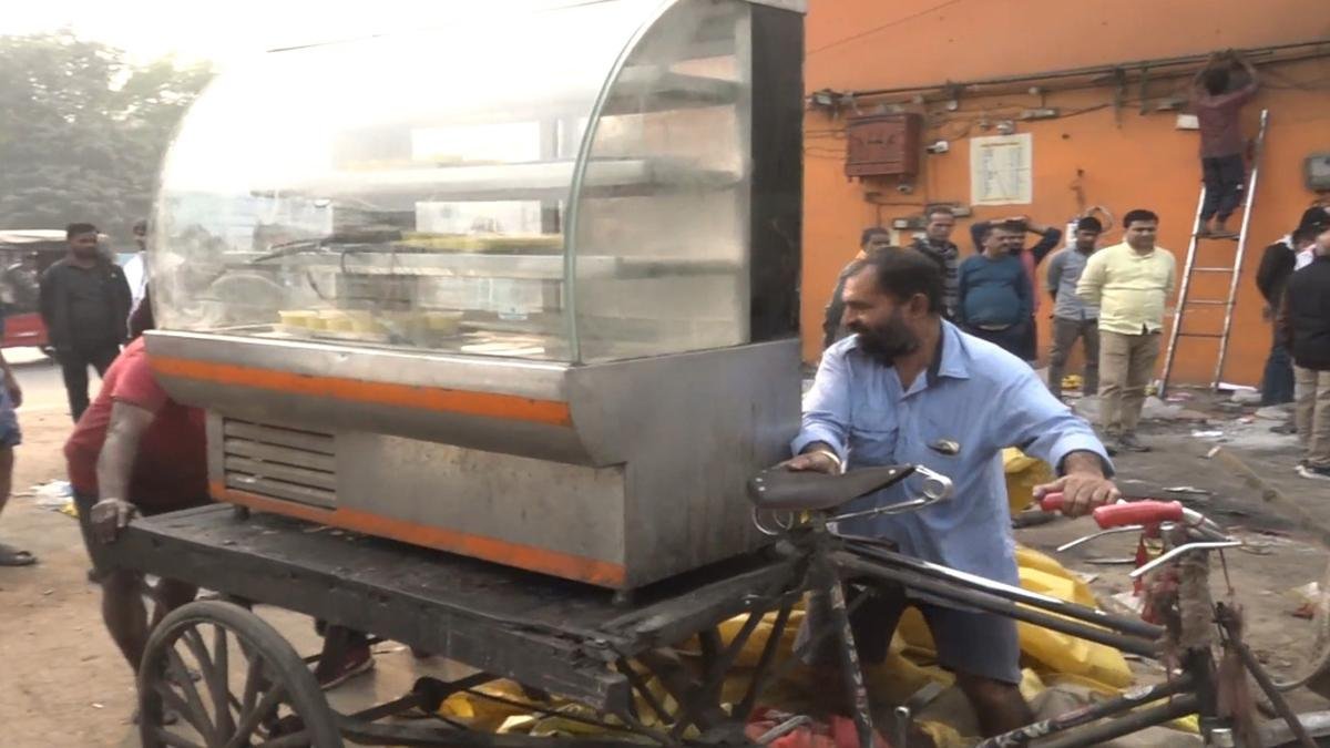 बिहार में अतिक्रमण के खिलाफ बुलडोजर एक्शन, पटना में गरज रहा 'पीला पंजा', मचा हड़कंप | 22Scope News Patna Atikarman 2 1 22Scope News