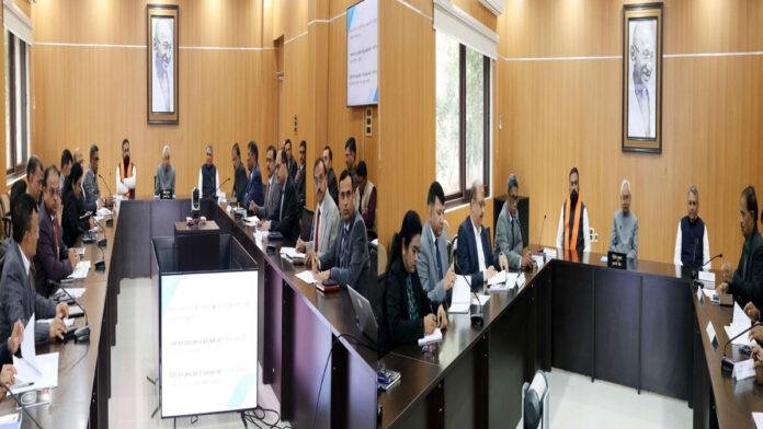 मुख्यमंत्री ने प्रगति यात्रा के दौरान घोषित विकास योजनाओं की उच्चस्तरीय समीक्षा, तेजी से कार्य पूर्ण करने का दिया निर्देश