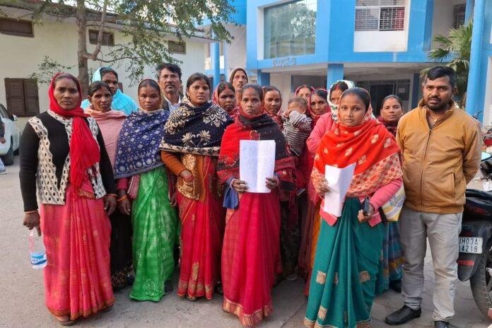 Palamu News: आंगनबाड़ी सहायिका चयन पर फर्जीवाड़े का आरोप