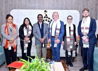 CM Hemant Soren के कार्यालय में आए ऑस्ट्रेलिया से खास गेस्ट, झारखंड में करेंगे निवेश CM Hemant Soren के कार्यालय में आए ऑस्ट्रेलिया से खास गेस्ट