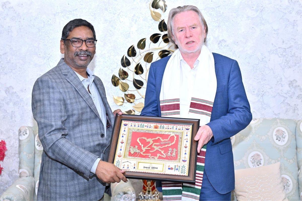 CM Hemant Soren के कार्यालय में आए ऑस्ट्रेलिया से खास गेस्ट