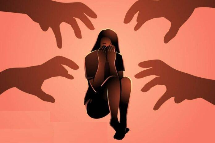 Giridih News: मनचले युवकों से छेड़खानी का विरोध करना महिला को पड़ा महंगा