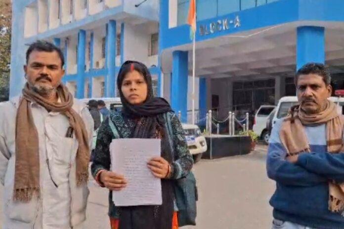 Palamu News: सीआईएसएफ जवान ने अवैध तरीके से जमीन पर किया कब्जा