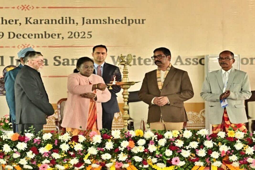 Jamshedpur News: ओल चिकी शताब्दी समारोह में शामिल हुई राष्ट्रपति द्रौपदी मुर्मू