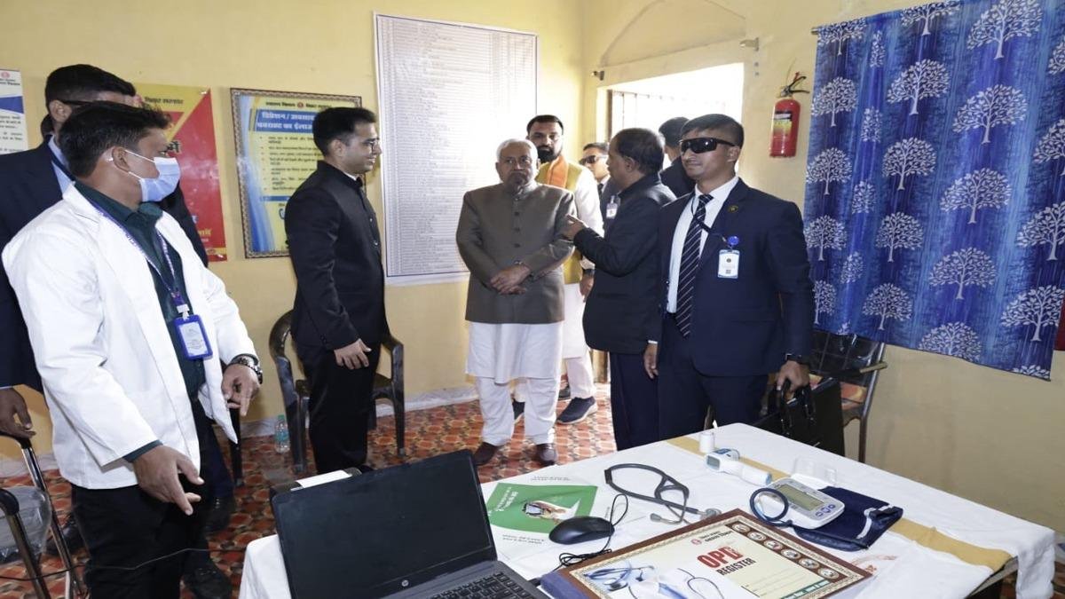 पूर्वी चंपारण दौरे पर मुख्यमंत्री नीतीश कुमार, केसरिया में टूरिस्ट फैसिलिटी सेंटर का किया निरीक्षण, जीविका दीदियों से संवाद कर लिया फिडबैक | 22Scope News WhatsApp Image 2025 12 11 at 13.50.37 2 22Scope News