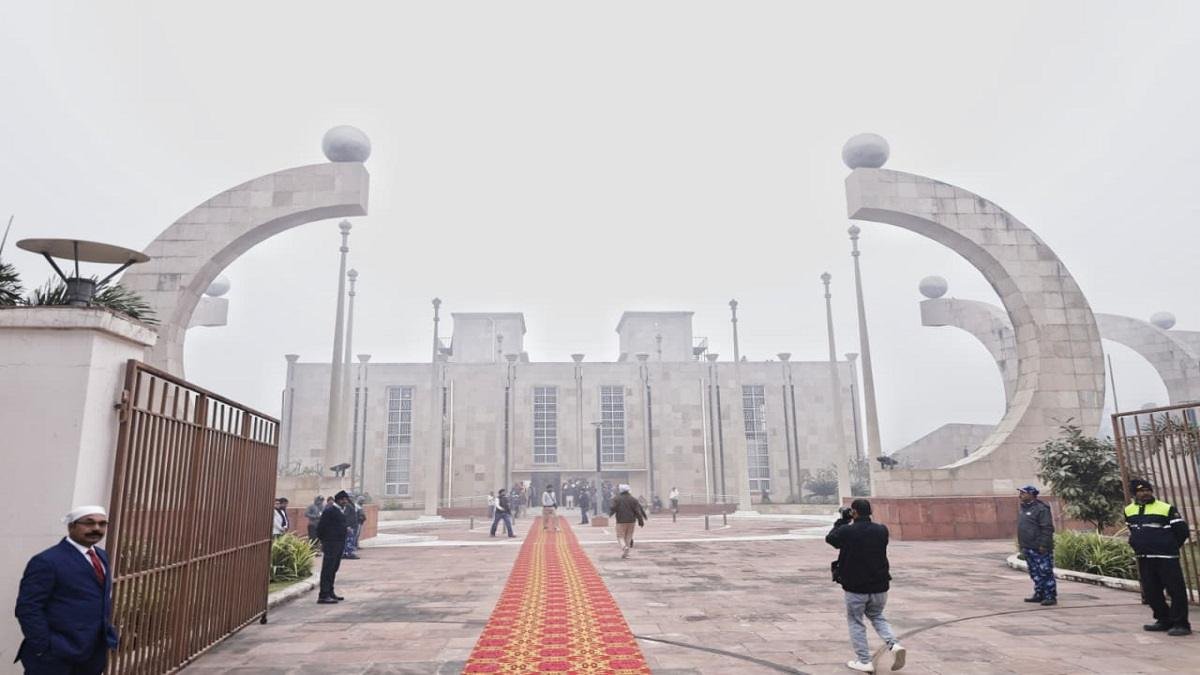 गुरू गोविंद सिंह महाराज के 359वें प्रकाश पर्व की तैयारियों के निरीक्षण को पहुँचे मुख्यमंत्री, टेंट सिटी और मल्टी लेवल पार्किग आदि का लिया जायजा,साफ-सफाई और सुरक्षा को लेकर दिए आवश्यक निर्देश | 22Scope News WhatsApp Image 2025 12 26 at 12.42.14 1 22Scope News