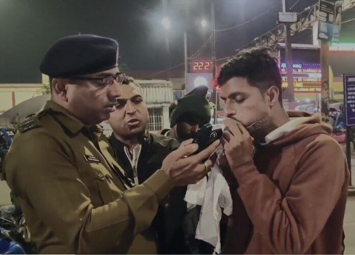 देर रात तक चला एंटी क्राइम चेकिंग अभियान, पुलिस ने की वाहन और दस्तावेजों की जांच