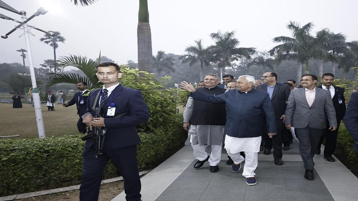 मुख्यमंत्री ने मुख्य सचिवालय परिसर स्थित राजधानी जलाशय में प्रवासी पक्षियों का किया अवलोकन | 22Scope News d2e16a24 6fe4 417b 8baa 47804509b50c 22Scope News