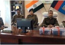 अवैध हथियार के साथ तीन नाबालिग गिरफ्तार, लूट का सामान भी बरामद अवैध हथियार के साथ तीन नाबालिग गिरफ्तार, लूट का सामान भी बरामद