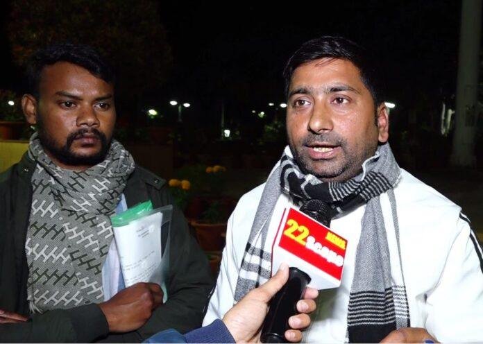 पलामू में चतुर्थ वर्गीय कर्मचारी नियुक्ति की मांग, CM से मिले छात्र नेता