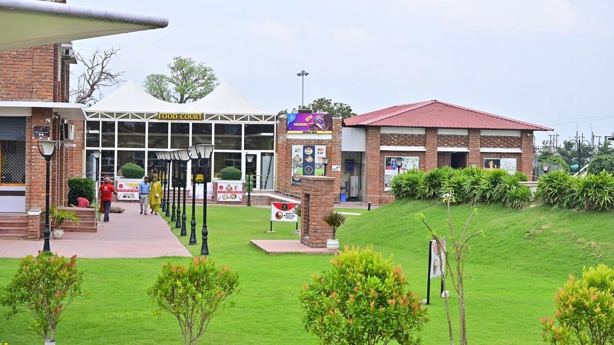 मुख्यमंत्री नीतीश के नेतृत्व में मधुबनी जिले को पर्यटन मानचित्र पर मिथिला हाट और रिवर फ्रंट से मिलेगी वैश्विक पहचान | 22Scope News 67b 22Scope News