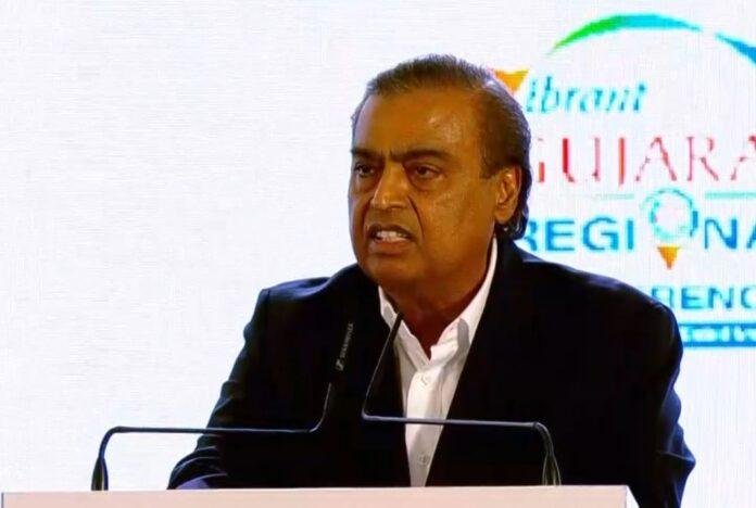 गुजरात में रिलायंस का निवेश अगले पाँच साल में ₹3.5 लाख करोड़ से बढ़कर ₹7 लाख करोड़ होगा : मुकेश अंबानी