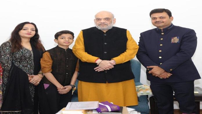 मंत्री संजय सिंह दिल्ली में अमित शाह से सपरिवार की शिष्टाचार मुलाकात