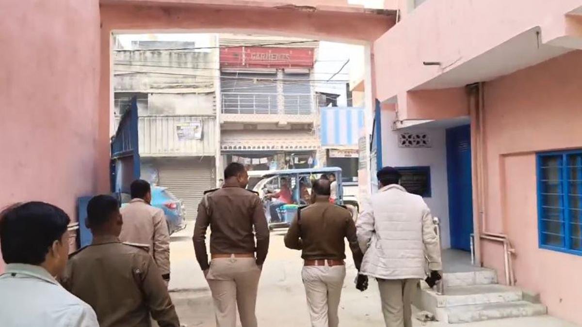 लापता 2 छात्राओं का अबतक कोई सुराग नहीं, सीटी SP जांच करने पहुंचे स्कूल | 22Scope News Bhagalpur Police 1 22Scope News