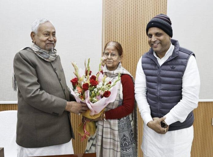 CM नीतीश से मिलीं मेयर सीता साहू, मकर संक्रांति की दी बधाई