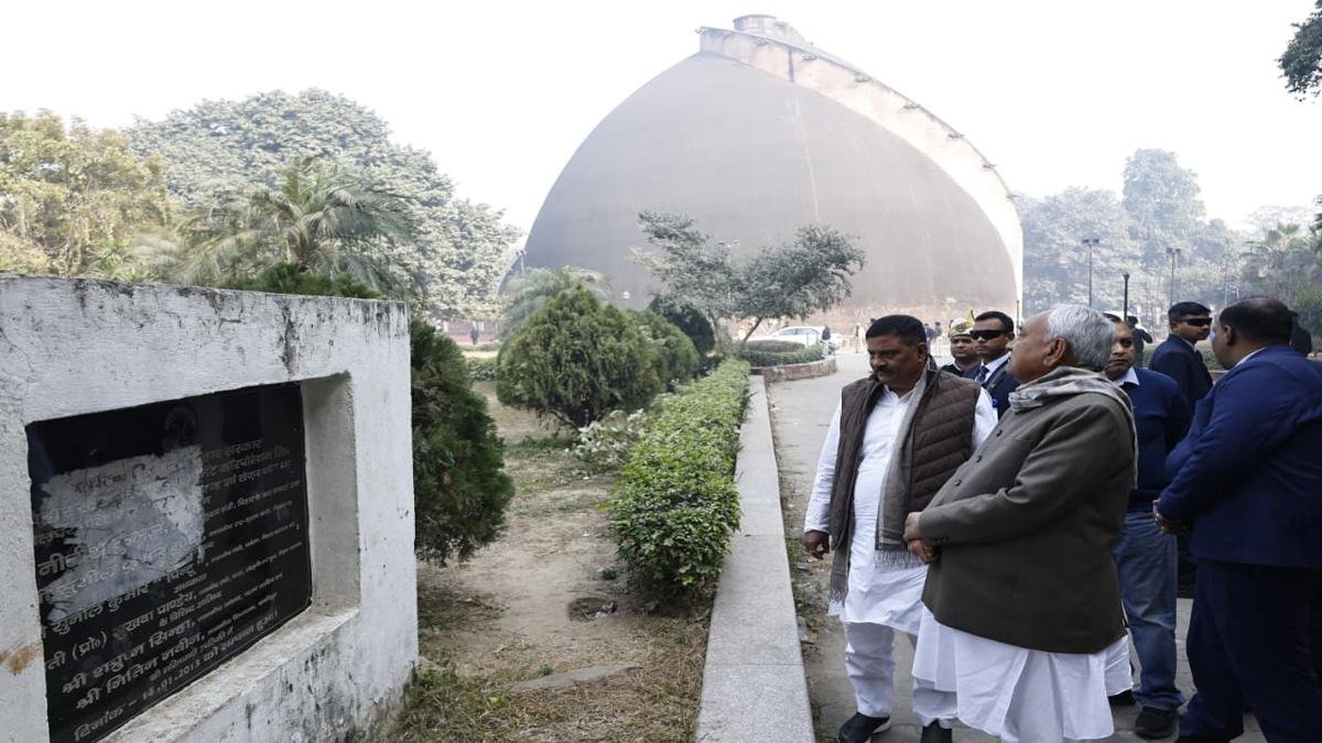 मुख्यमंत्री ने ऐतिहासिक गोलघर परिसर का भ्रमण कर वर्तमान स्थिति का लिया जायजा, अधिकारियों को दिए निर्देश | 22Scope News CM Patna Golghar 5 22Scope News