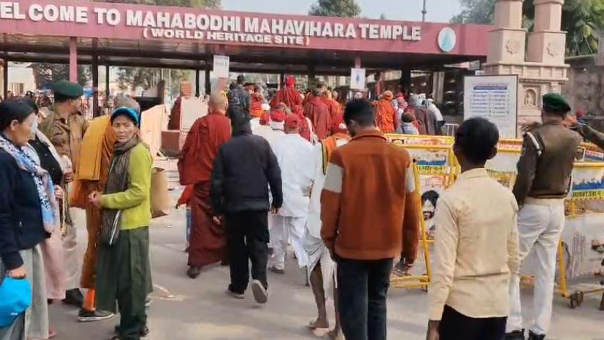 नए साल की पहली सुबह, गयाजी में आस्था का ज्वार, विष्णुपद से बोधगया तक उमड़ी भीड़, जाम में उलझी व्यवस्था | 22Scope News Gaya Vishnupad 1 22Scope News
