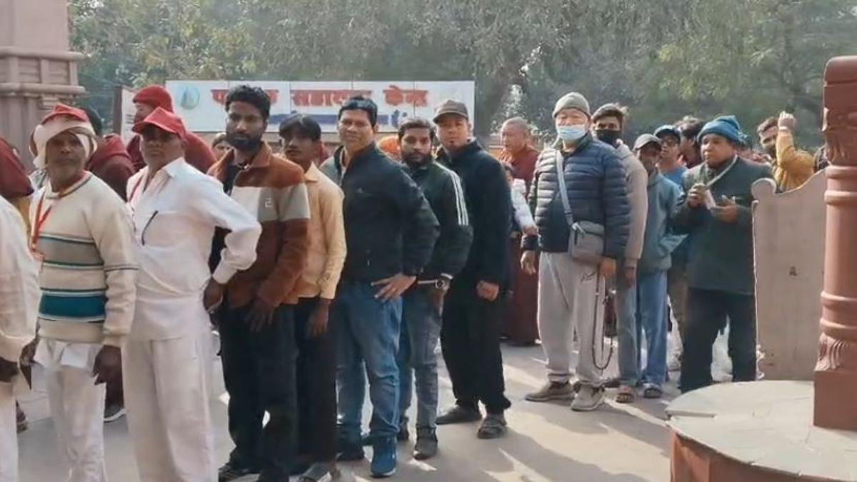 नए साल की पहली सुबह, गयाजी में आस्था का ज्वार, विष्णुपद से बोधगया तक उमड़ी भीड़, जाम में उलझी व्यवस्था | 22Scope News Gaya Vishnupad 2 22Scope News