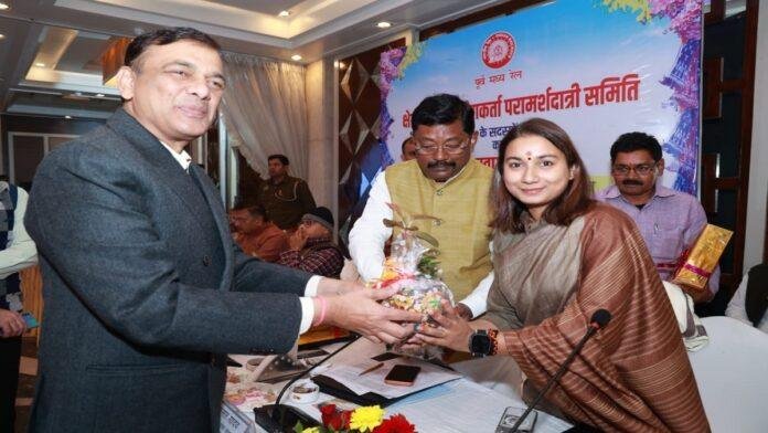 ZRUCC की बैठक में सांसद शाम्भवी चौधरी यात्रियों की सुविधा, सुरक्षा एवं गुणवत्ता सुनिश्चित करना रेलवे की जवाबदेही