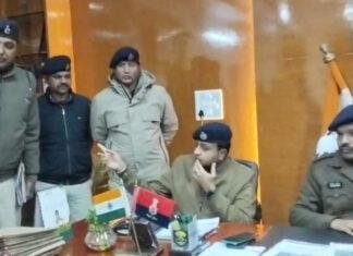 ट्रैक्टर चोर गिरोह का पर्दाफाश, 15 दिनों के अंदर खुलासा, 4 अभियुक्त गिरफ्तार ट्रैक्टर चोर गिरोह का पर्दाफाश, 15 दिनों के अंदर खुलासा, 4 अभियुक्त गिरफ्तार