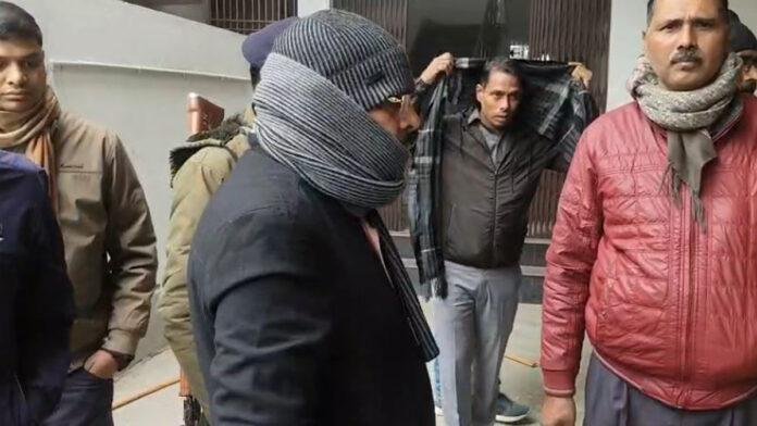 एक्शन में निगरानी विभाग, रिश्वत लेते रंगे हाथ गिरफ्तार हुए जिला कृषि पदाधिकारी