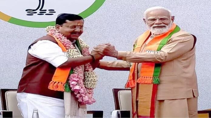 नितिन नवीन ने संभाला पदभार, सौंपा गया निर्वाचन पत्र, PM मोदी ने माला पहनाकर किया अभिनंदन