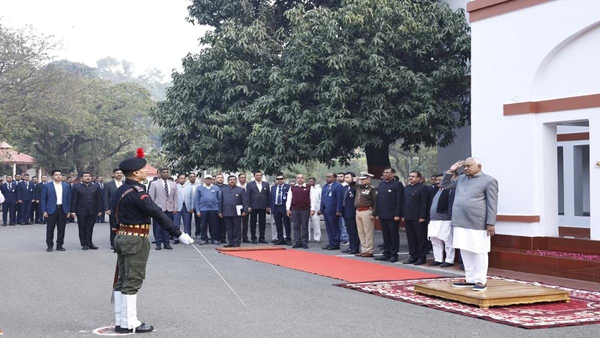 77वां गणतंत्र दिवस : गांधी मैदान से विधानसभा तक शान से लहराया तिरंगा, राज्यपाल ने किया झंडोत्तोलन | 22Scope News Nitish Jhanda 1 1 22Scope News