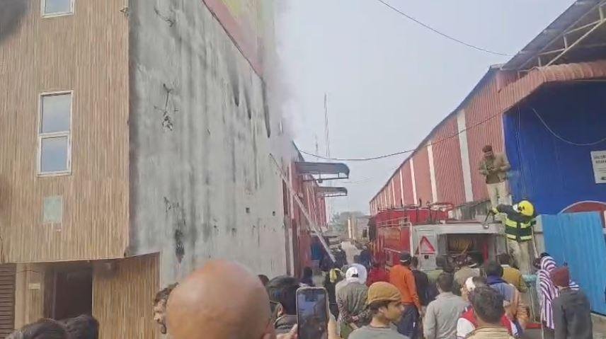 Patna Aag इलाही बाग में कपड़े की दुकान में भयंकर आग