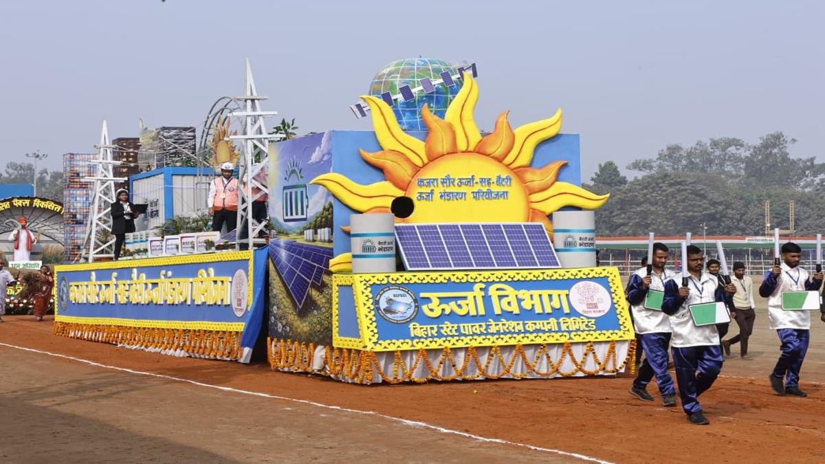 77वां गणतंत्र दिवस : गांधी मैदान से विधानसभा तक शान से लहराया तिरंगा, राज्यपाल ने किया झंडोत्तोलन | 22Scope News Patna Gandhi Maidan 1 22Scope News