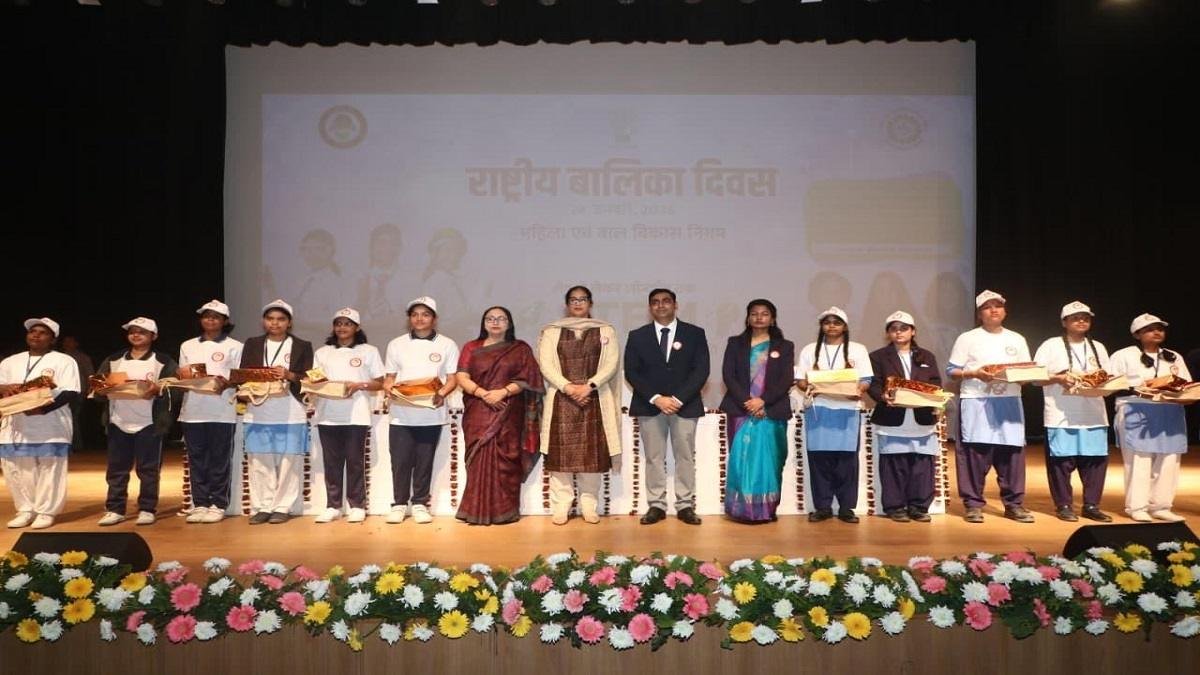 STEM की सुपरस्टार बेटियां रचेंगी इतिहास, महिला एवं बाल विकास निगम ने स्टेम से सशक्त भविष्य का दिया संदेश | 22Scope News TYUV 1 22Scope News