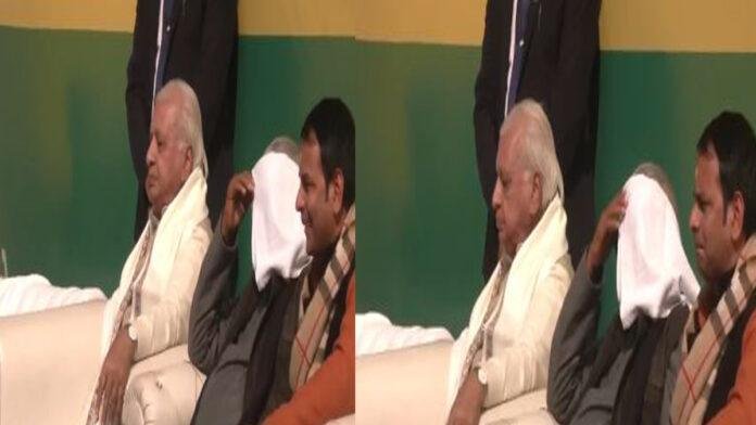 तेज प्रताप के दही-चूड़ा भोज में शामिल हुए लालू, कहा- कोई नाराजगी नहीं