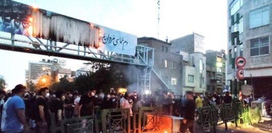 भारतीयों को Iran तुरंत छोड़ने की सलाह