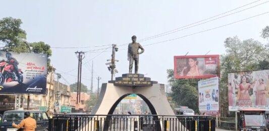 Dhanbad News: शहीद रणधीर प्रसाद वर्मा को कल दी जाएगी संगीतमय श्रद्धांजलि