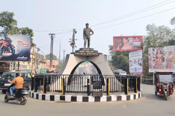 Dhanbad News: शहीद रणधीर प्रसाद वर्मा को कल दी जाएगी संगीतमय श्रद्धांजलि