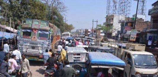Gumla News: सड़क सुरक्षा को लेकर वाहन संचालकों के साथ पदाधिकारी ने की बैठक, दिए गए कई निर्देश