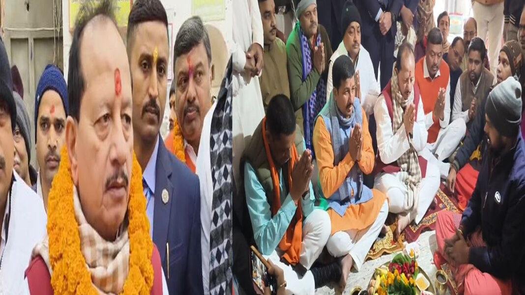 भागलपुर पहुंचे विजय सिन्हा, जन संवाद कार्यक्रम से पहले बूढ़ानाथ मंदिर में की पूजा अर्चना