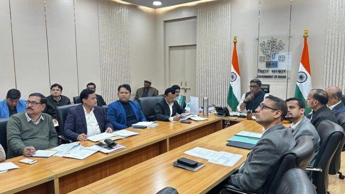 मुख्य सचिव ने 500 करोड़ से अधिक की बुनियादी ढांचा परियोजनाओं की समीक्षा की : कार्य में तेजी लाने के दिये कड़े निर्देश