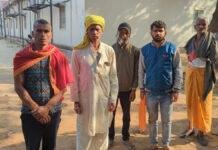 अज्ञात वाहन ने मंदिर से पूजा कर घर वापस लौट रहे बुजुर्ग को कुचला, मौत अज्ञात वाहन ने मंदिर से पूजा कर घर वापस लौट रहे बुजुर्ग को कुचला, मौत